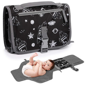 Stylish OEM Large Portable Changing Pad with Foam Head Pillow and Extra Pockets Baby Diaper Changing Mat
